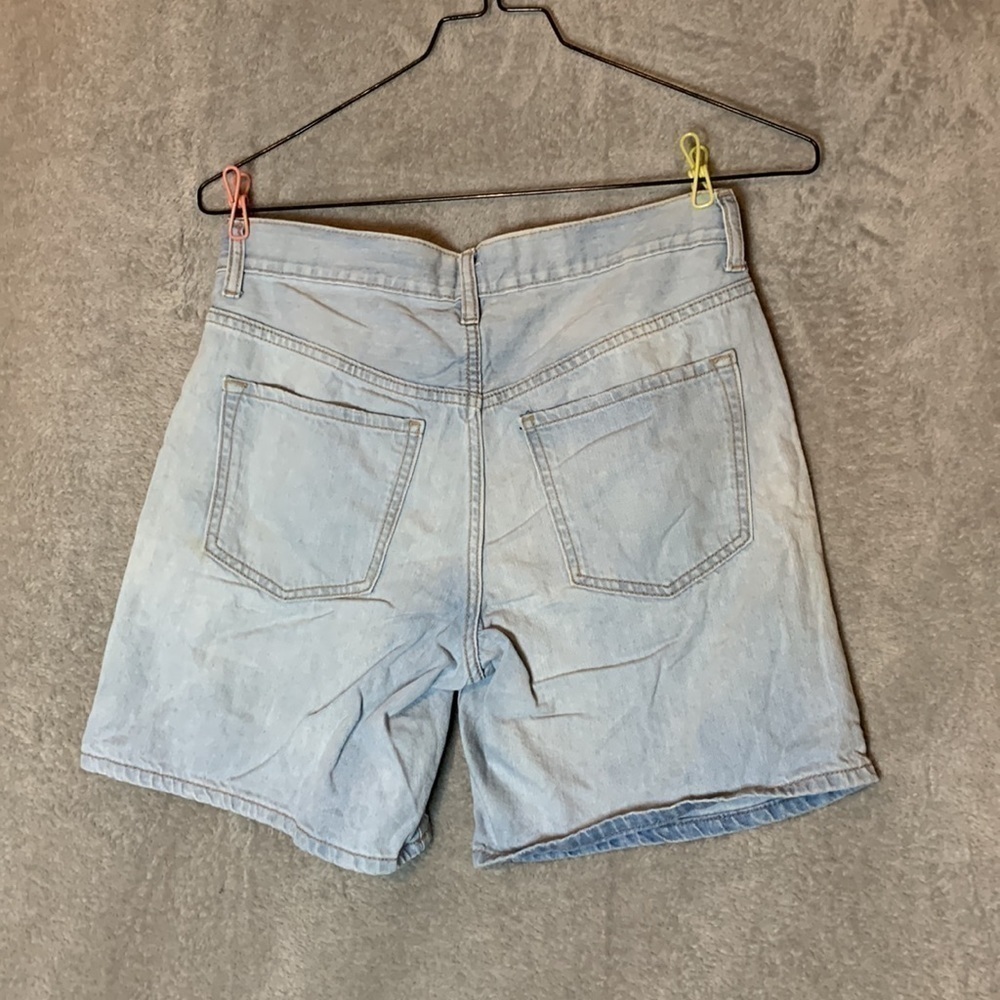 Old Navy Boyfriend Distressed Shorts - Picture 3 of 5